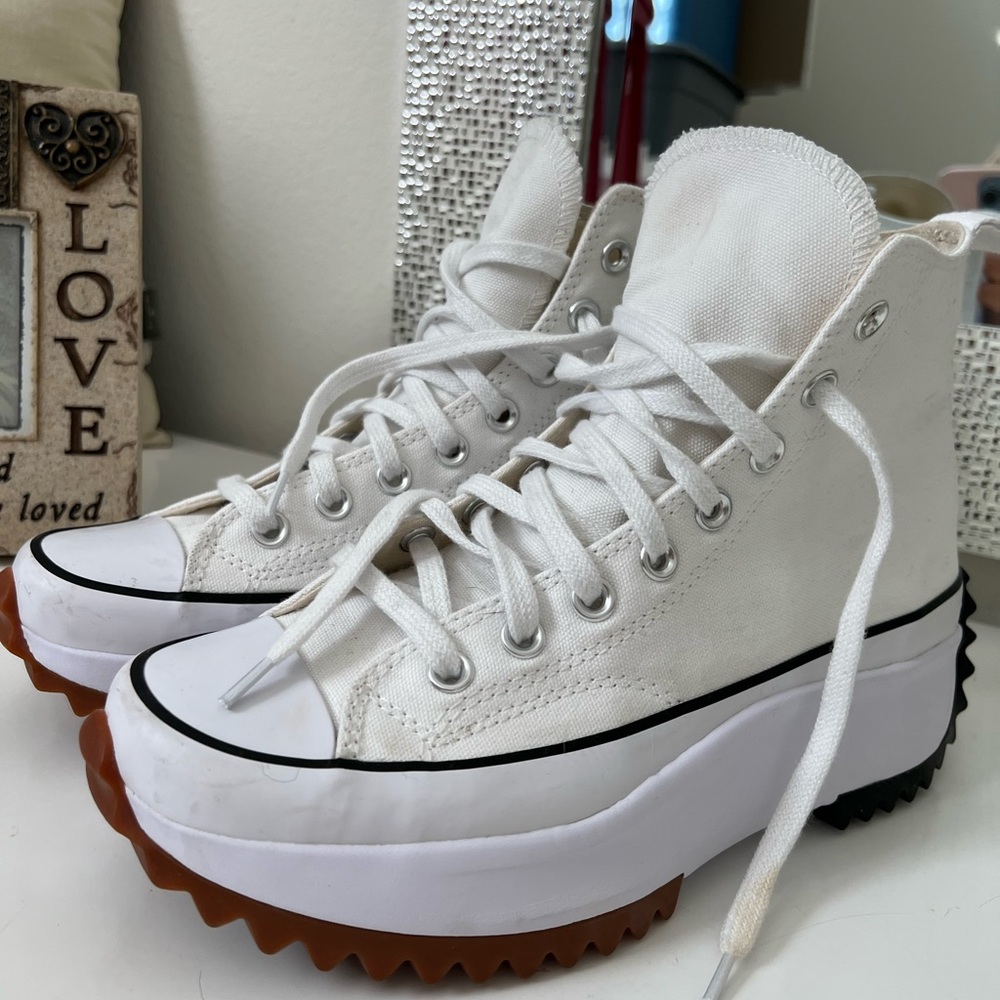 Run Star Hike Platform Seasonal Color
$110.00
UNISEX HIGH TOP SHOE